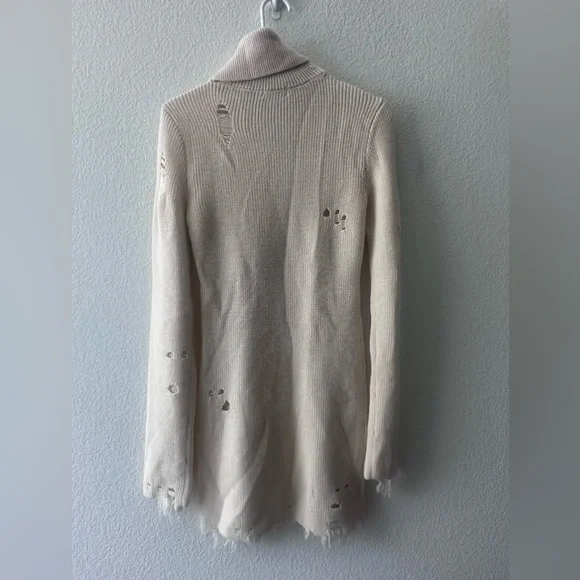 Lovers & Friends distressed sweater dress - Picture 4 of 5